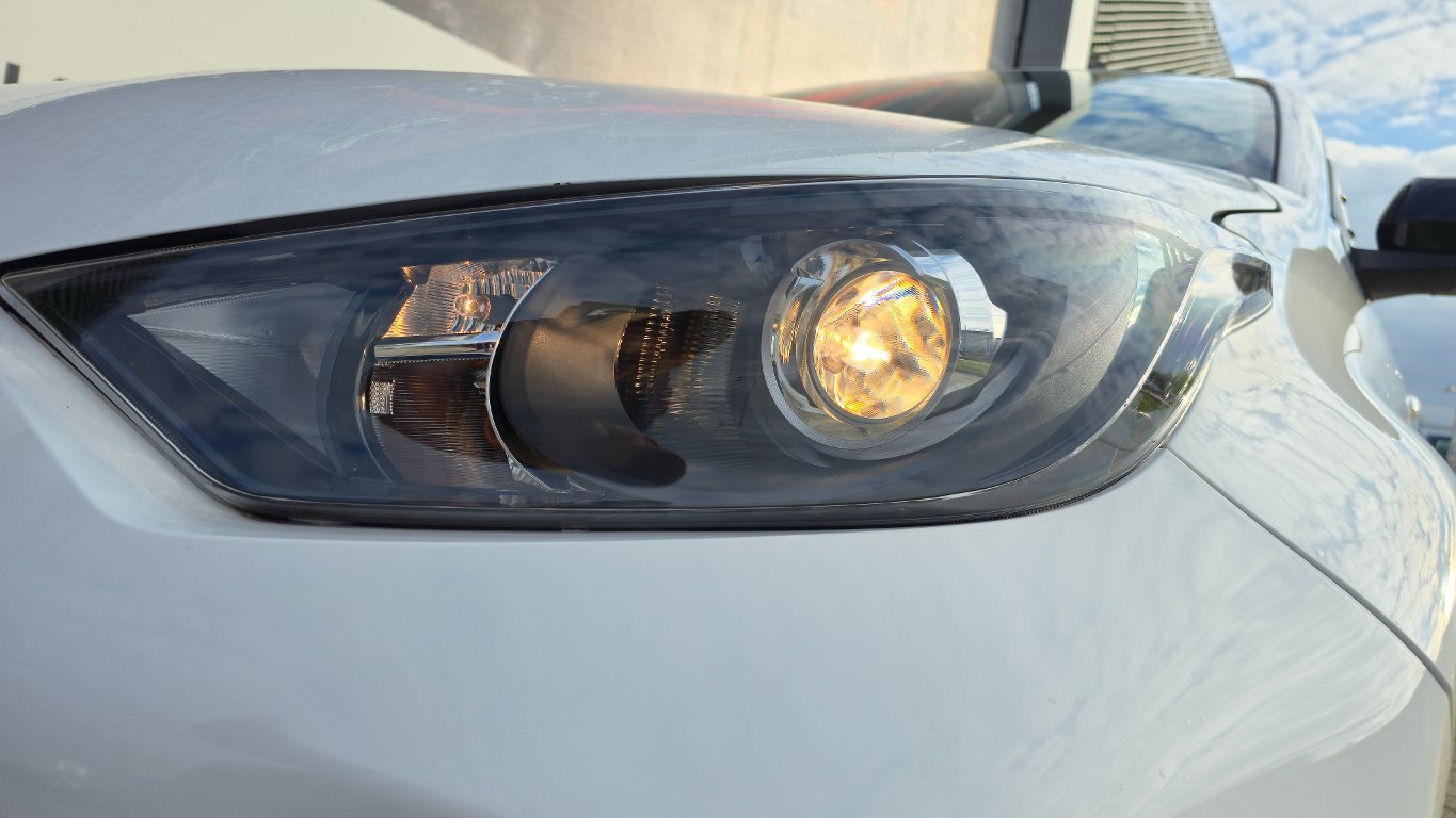Mazda 2 Hybrid