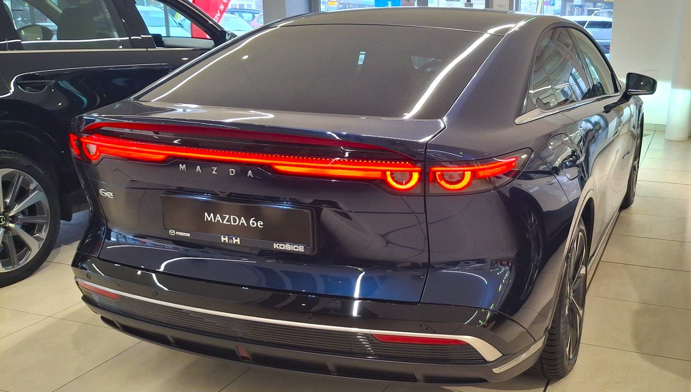 Mazda 6e