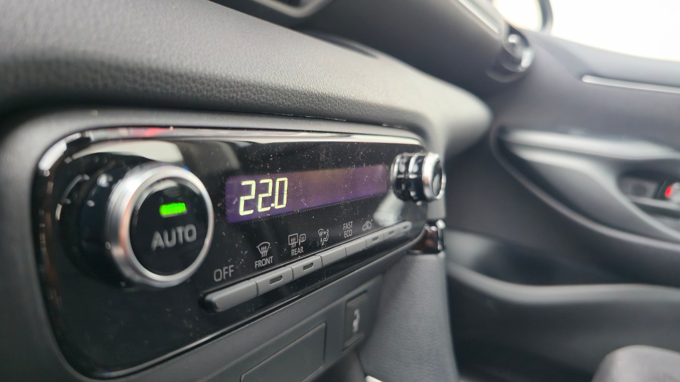 Mazda 2 Hybrid